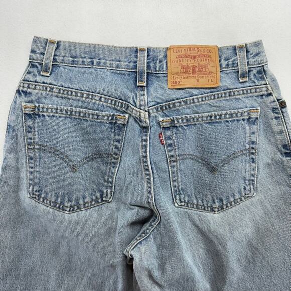 Vintage Levis Jeans Fits 28x32 Blue Light Wash Denim 550 Red Tab Broken Zip y2k - Picture 1 of 11